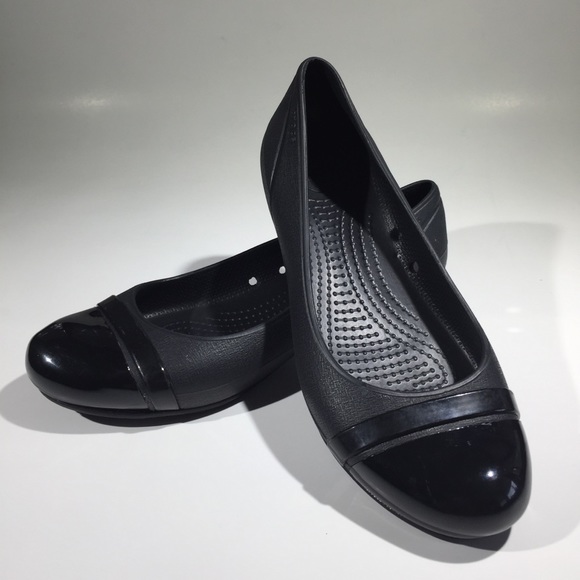 CROCS Shoes - Crocs Comfort Flats Shiny Cap Toe Black Women’s 5